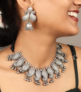 Parure de colliers de mariage et de déclaration pour femmes, motif amoureux tribal en laiton oxydé et argent, avec pendentifs Ghungroo - Product Image 2