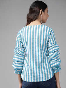 Haut pour femme en coton bleu à rayures imprimées, coupe classique, manches longues et col rond, conçu pour un usage quotidien décontracté et universel. - Product Image 2