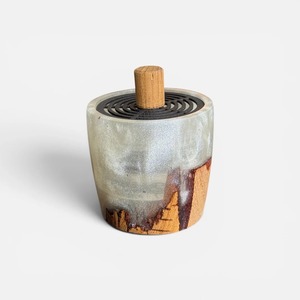 Brûleur à Bakhoor Arabe Artisanal en Bois d'Acacia et Résine Époxy, Mubkhar de Luxe Fait Main, Porte-Encens pour Oud, Tradition Arabe - Product Image 4