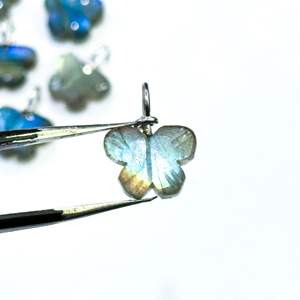 Colgante de Mariposa de Labradorita Brillante, Plata 925, Tallado a Mano, Accesorio para Joyería con Piedras Preciosas, Colgante de Labradorita Natural - Product Image 2