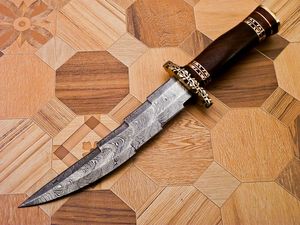 Couteau Bowie artisanal avec manche en bois pour les acheteurs en gros – Couteau de chasse Bowie à lame fixe haut de gamme avec finition en acier à motifs - Product Image 2