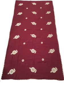 Foulard Hijab Ethnique en Coton Bordeaux pour Femme, Broderie Florale Dorée et Strass, Respirant, Usage Quotidien, Fournisseur OEM en Gros - Product Image 4