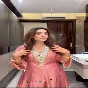 VASTRA COTTAGE Traje Salwar de Diseñador con Bordado de Lentejuelas y Espejos, Dupatta de Organza Suave, Atuendo Étnico para Fiesta - Product Image 3