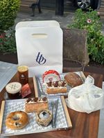 Kit d'emballage pour pâtisserie RDY Bebaked Ins Style, conteneur de repas multi-couches, sacs argentés, boîtes à fenêtre, tasses à café