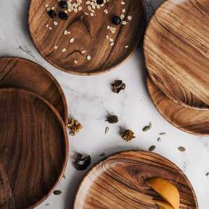 Planche de service ronde en bois d'acacia naturel, plateau de service alimentaire en bois, planche à charcuterie, plateau à fromage, assiette de dîner, cuisine - Product Image 1