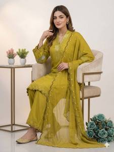 Conjunto de traje salwar Mal Chanderi premium con bordado de lentejuelas, trabajo de corte y dupatta de organza suave - Product Image 4