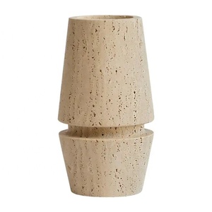 Vase en pierre de travertin moderne, design sculptural artisanal, décoration naturelle durable, accent pour les intérieurs élégants - Product Image 1