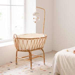 Lit bébé en rotin naturel confortable pour bébés, berceau en cannage pour nouveau-nés - Product Image 2