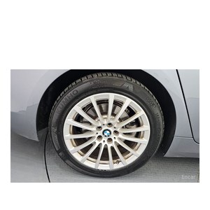 BMW Série 5 520i Luxe 2018, conduite à gauche, boîte automatique, caméra de recul, sièges en cuir, 77 755 km - Product Image 4