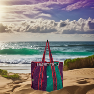 Sac de plage Kantha en coton multi-patchwork matelassé à la main pour femmes le plus vendu Beau sac fourre-tout pliant fait à la main par Artisans - Product Image 1