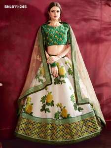 Nuevo Conjunto Lehenga-Choli-Dupatta de Alta Calidad en Seda Artística con Bordado de Lentejuelas y Estampado Floral, Venta al Por Mayor - Product Image 3