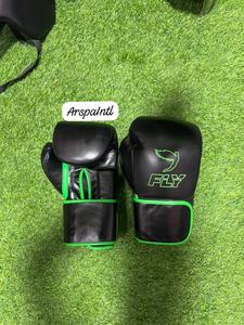 ชุดชกมวยหนังแท้ Fly คุณภาพพรีเมียม ระดับมืออาชีพ ใหม่เอี่ยม ขายดี พร้อมส่ง ชุดฝึกซ้อมมวย Fly พร้อมสายรัดมือและนวม - Product Image 2
