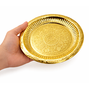 Plateau de prière en laiton artisanal de 6 pouces, doré, avec motifs floraux en relief, pour la maison, le bureau ou le mandir - Product Image 4