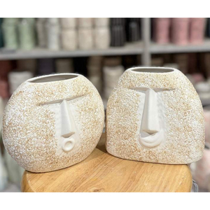 Vase en céramique minimaliste ordique, finition mate texturée, motif abstrait sablé, pot de fleurs en forme de tête, personnalisable OEM, art corporel créatif pour table - Product Image 1