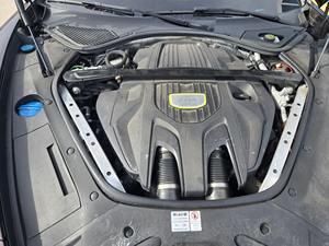 Porsche Panamera 4 E-Hybrid 2020 - Product Image 6