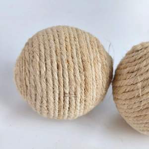 Jouet pour chien en corde de jute multi-usage – Jouet durable pour tirer, mâcher et dresser les chiens, fabriqué à partir de fibres naturelles écologiques - Product Image 3