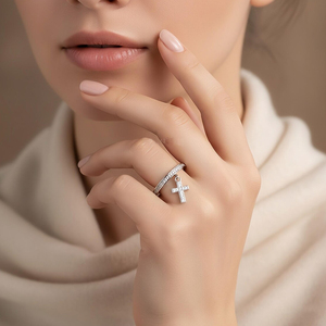 Anillo de Eternidad con Cruz Colgante de Circonita Cúbica de Colección Premium, Anillo de Boda Redondo de Plata de Ley 925, Joyería de Aniversario y Boda - Product Image 4