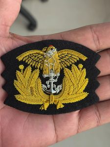 Patch en feutre non tissé noir brodé en 3D avec motif d'aigle doré et d'ancre pour sacs - Product Image 1