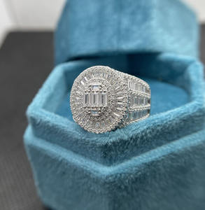 แหวนแต่งงานหรือหมั้นผู้ชายทรงฮิปฮอปประดับเพชรโมอิสซาไนต์เต็มวงชุบโรเดียมเงินแท้ 925 ขนาดใหญ่ - Product Image 3