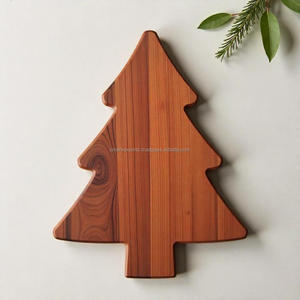 Planche à découper en bois fabriquée à la main Forme d'arbre de Noël unique | Rustique durable | Cadeau d'utilisation de vacances - Product Image 2