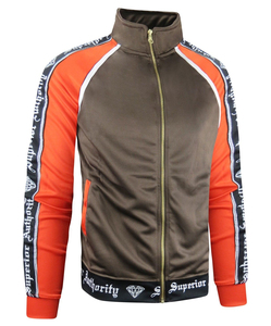 Ensemble de survêtement classique pour homme, vêtements de sport avec finition lisse, sensation légère et coupe confortable pour les activités sportives quotidiennes - Product Image 4