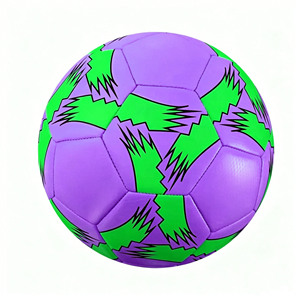 Ballon de football de haute qualité, taille et poids officiels, en PU/PVC laminé, fabriqué pour l'entraînement - Product Image 4