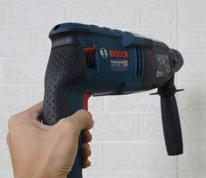 Marteau perforateur rotatif GBH 2-28 DV avec mandrin SDS-PLUS 850W pour perçage et sculpture intensifs dans le béton, la maçonnerie et le bois - Product Image 6