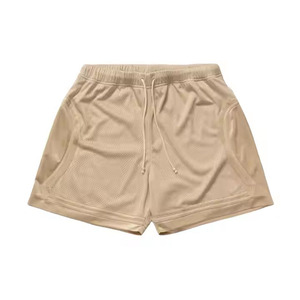 Shorts pour hommes en polyester respirant, couleur unie, à cordon de serrage, taille mi-haute, décontractés, tricotés, avec poches - Product Image 1