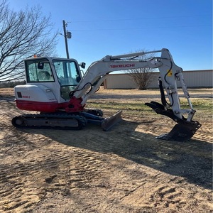 Mini-excavatrice Takeuchi TB235-2 haut de gamme, conçue pour la réalisation d'excavations, de tranchées, de nivellement et de préparation de sites. - Product Image 4