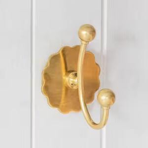 Ganchos de metal con acabado duradero para colgar en la pared, soporte para abrigos, sombreros y bolsos para la entrada. - Product Image 4