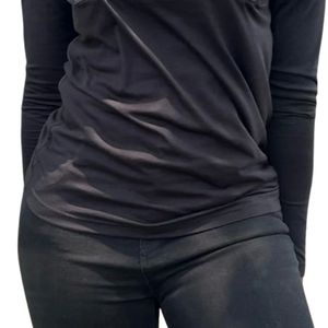 Camiseta de Manga Larga All Black Glitter 1908 para Mujer, Corte Ajustado, Número Chenille, Algodón Premium, Estilo Casual y Elegante - Product Image 3