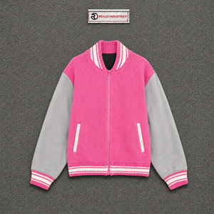 Chaqueta Varsity Rosa Personalizada de Lana con Mangas Gris Claro, Chaqueta Bomber de Béisbol de Calidad Premium para Hombre y Mujer, Venta al por Mayor, Estilo Letterman - Product Image 5