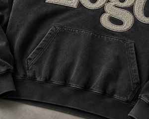 Sweat à capuche unisexe personnalisé, coupe régulière, avec poches kangourou, broderie logo, effet vintage délavé, style streetwear hiver, grammage lourd - Product Image 5