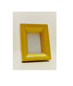 Cadre photo en bois rustique pour présenter des certificats ou des citations inspirantes dans un environnement familial ou professionnel, avec un charme vintage. - Product Image 1