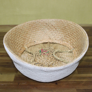 Panier en osier de feuille de palmier tissé à la main, organisateur de rangement décoratif naturel avec poignées pour le salon - Product Image 6
