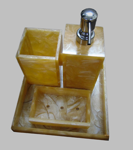 Ensemble de 4 accessoires de bain classiques en résine, nouveau design - Product Image 2