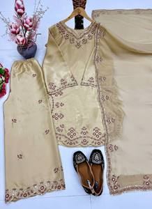 Traje Palazzo de Vidrio Romano Pesado de Calidad de Exportación con Bordado de Lentejuelas y Dupatta de Faux Georgette - Product Image 5