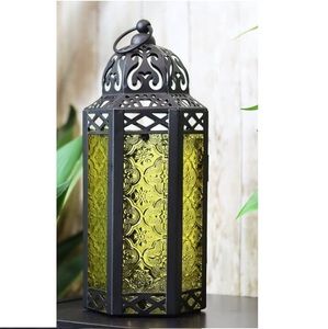 Farol de metal decorativo de diseño artesanal, estilo de lujo, acabado en vidrio verde, portavelas de metal a precio económico. - Product Image 1