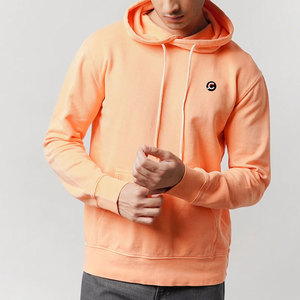 Nouveau Hoodie Imprimé en Relief de Qualité Supérieure – Tissu Premium, Style Urbain Tendance – En Vente - Product Image 1