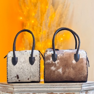 Sac de voyage en cuir véritable 100% avec imprimé animalier en fourrure naturelle, sac de week-end et de nuit en cuir de vachette marron et blanc, sac Speedy - Product Image 1