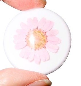 Flor de margarita de Snowland, espécimen real en cabujón de plástico redondo de 38x38 mm, base plana blanca para manualidades y fabricación de joyas - Product Image 6