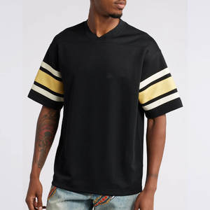 Camiseta deportiva holgada con cuello en V, cómoda y transpirable, con costuras reforzadas. - Product Image 4