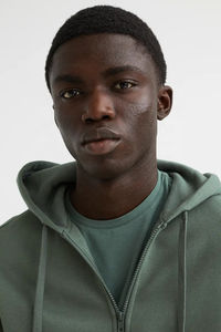 เสื้อฮู้ดแขนยาวลำลองผู้ชายทรงหลวมแบบดรอปโชว์เดอร์ สตรีทแวร์สั่งทำพิเศษ ทรงโอเวอร์ไซส์ ผ้าหนา ใส่สบาย ทรงหลวม ซิปยาวเต็มตัว - Product Image 6