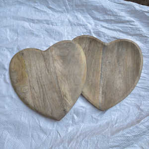 Bandeja de madera de mango de lujo con forma de corazón, bandeja de madera para uso en el hogar y la cocina, bandeja para dulces y bocadillos para uso en el hogar, la cocina y restaurantes. - Product Image 3