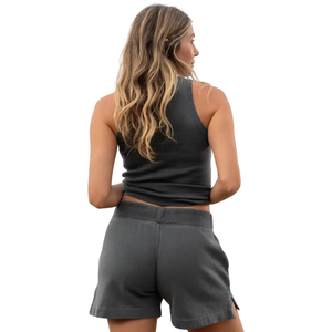 กางเกงขาสั้นกีฬาเอวสูงสำหรับผู้หญิง ผ้าฟลีซระบายอากาศ ตกแต่งโลโก้ตามสั่ง สีสันใหม่มาแรงรับซัมเมอร์ - Product Image 2