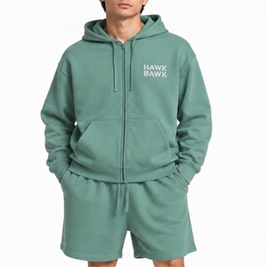 Ensemble sweat à capuche et short pour homme – Style urbain premium, tissu doux et confortable, mode urbaine moderne, coupe décontractée pour le quotidien, agréable pour la peau - Product Image 1