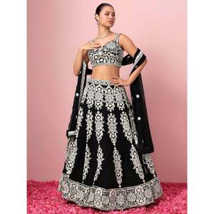 Lehenga Choli de Georgette con Bordado en Hilo Negro para Recepción, Traje de Boda - Product Image 1