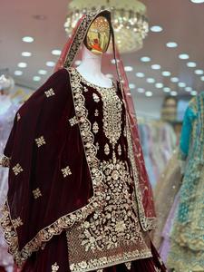 Ensemble Lehenga Choli en velours brodé longueur ras du sol avec dupatta, bordure florale brodée, tenue de soirée de mariage pour femme, tissu épais - Product Image 2