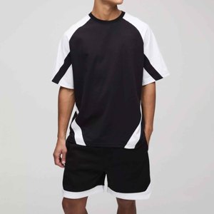 ชุดเสื้อยืดและกางเกงขาสั้นผู้ชาย OEM แบบสองชิ้น ระบายอากาศได้ดี เหมาะสำหรับฤดูร้อน ดีไซน์ทันสมัย สวมใส่สบาย เหมาะสำหรับออกกำลังกายและสวมใส่ลำลอง - Product Image 2