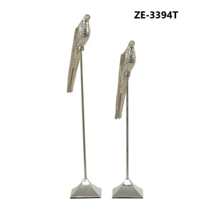 Figura Decorativa de Caballo Comedero de Hierba, Hecha a Mano en Aluminio Chapado en Oro, Adorno de Mesa de Lujo para Sala de Estar, Tema Animal Moderno, ZAHID EXPORTS China - Product Image 4